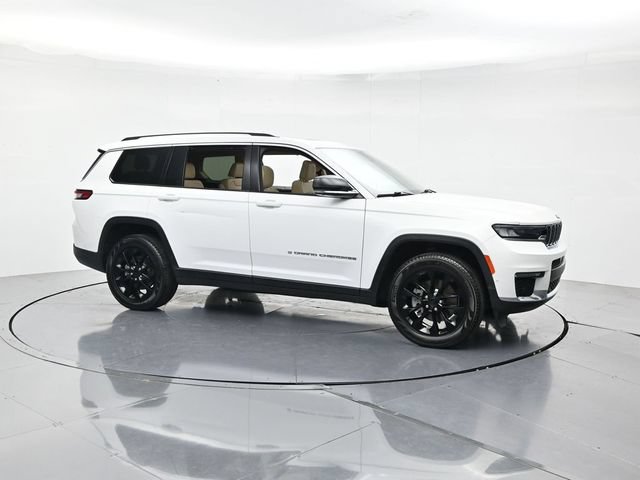 Used 2021 Jeep Grand Cherokee L Limited w/ Luxury Tech Group II AWD/4WD image 3