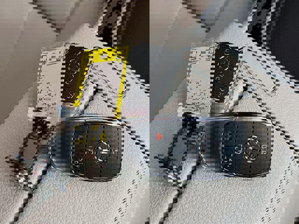 Used 2025 Mercedes-Benz GLA 250 4MATIC image 25