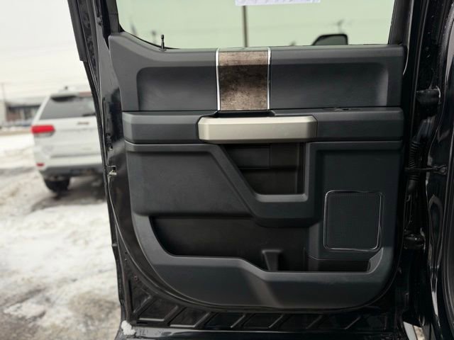 Certified 2022 Ford F350 Lariat w/ Black Appearance Package image 15