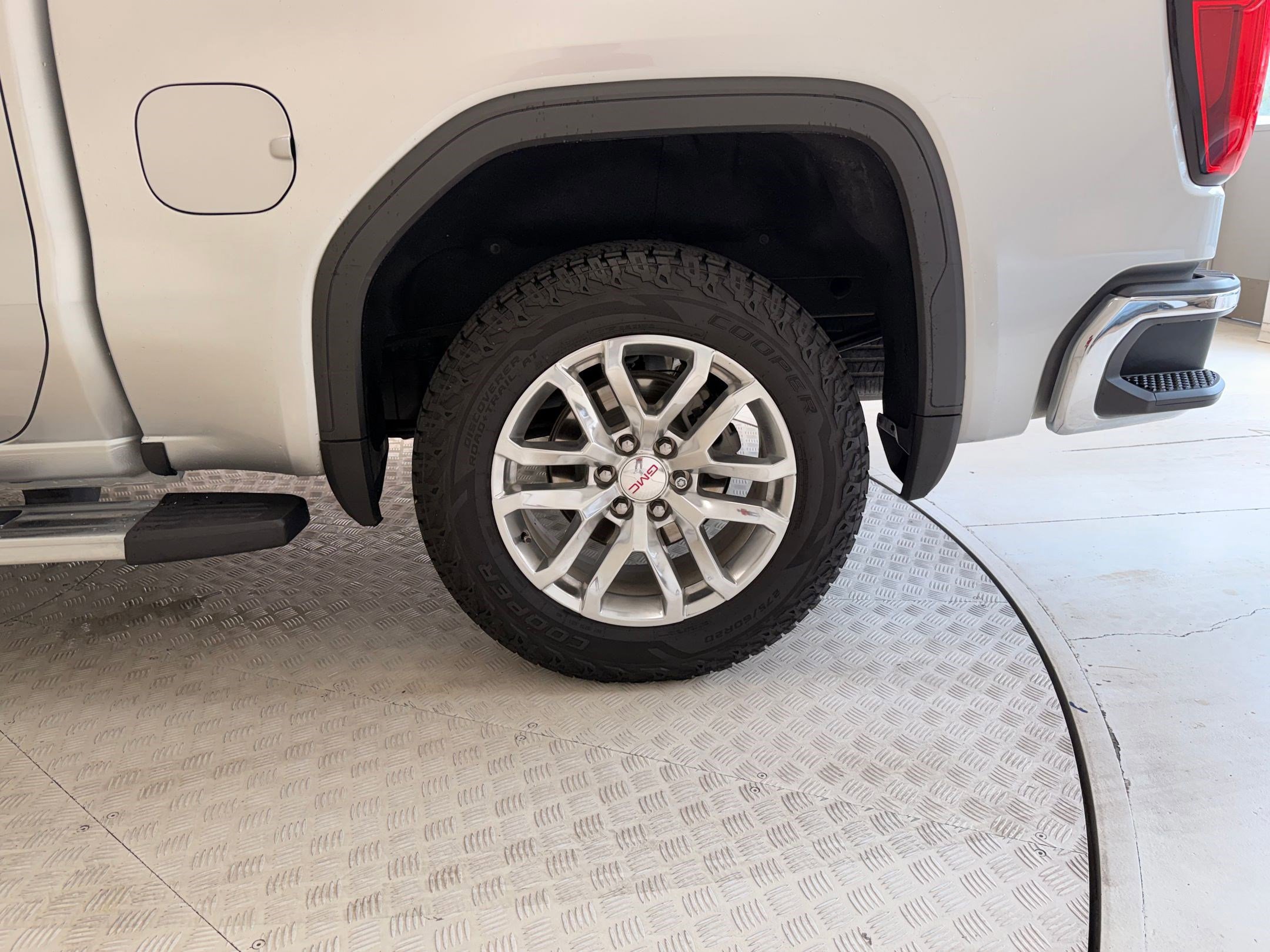 Used 2020 GMC Sierra 1500 SLT image 12