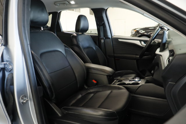 Certified 2023 Ford Escape Platinum AWD/4WD image 25