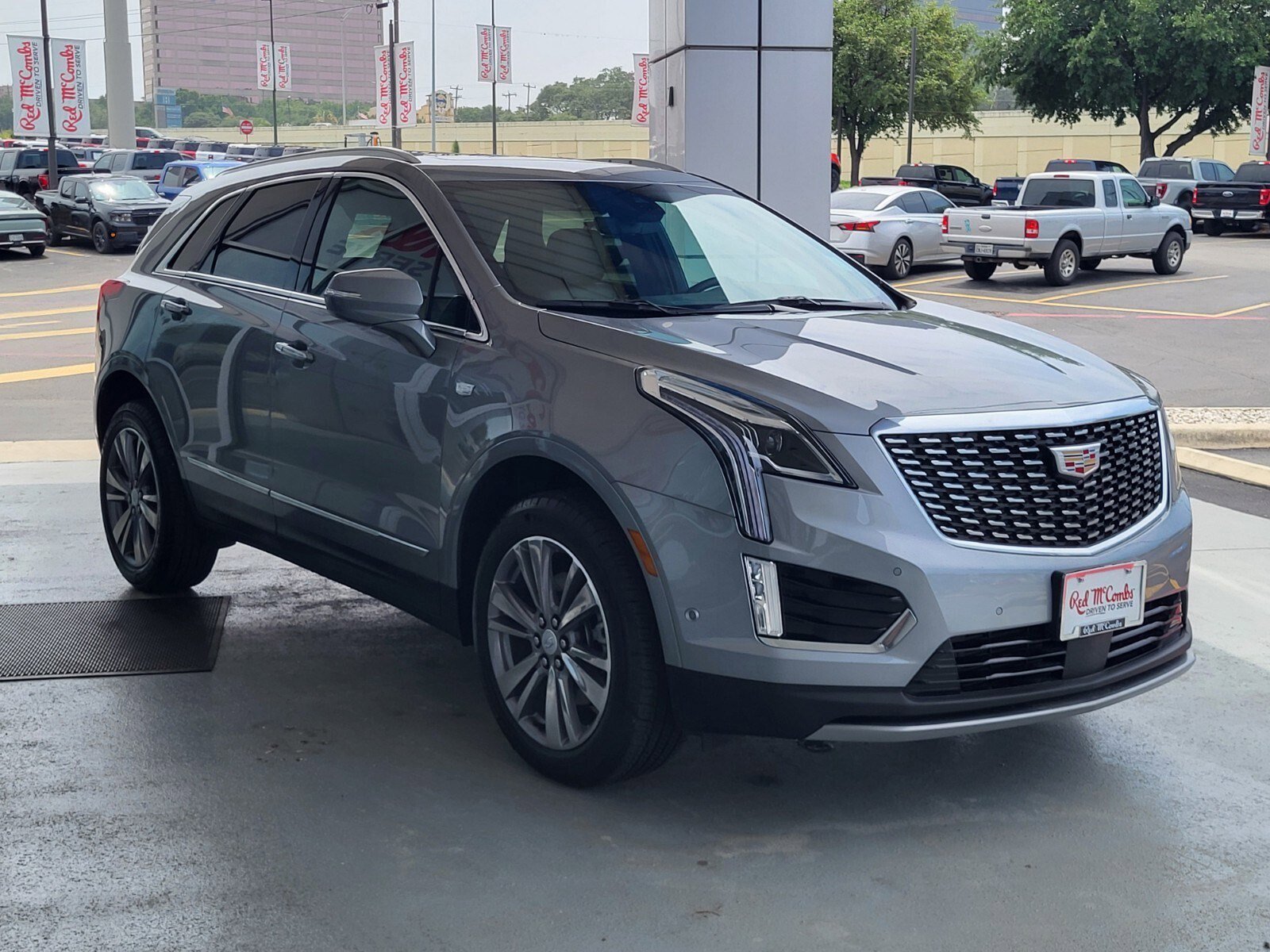 Used 2025 Cadillac XT5 Premium Luxury w/ Technology Package FWD image 7