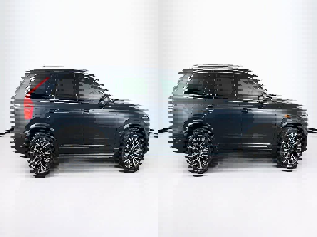 Used 2022 Volvo XC90 T5 Momentum w/ Advanced Package FWD image 25