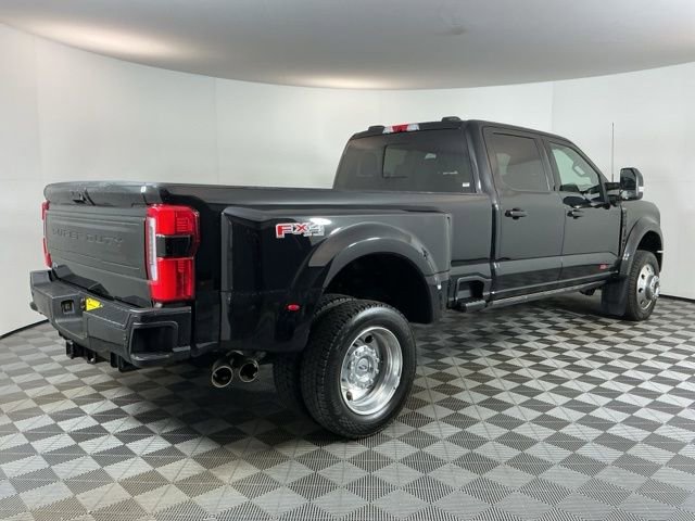 Certified 2025 Ford F450 Platinum w/ FX4 Off-Road Package AWD/4WD image 4