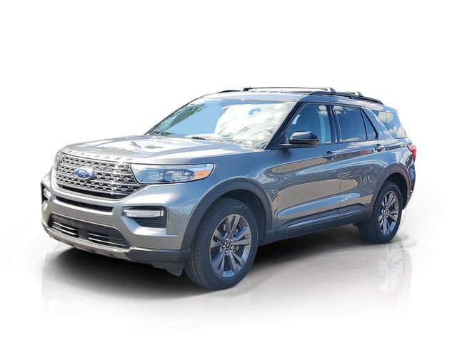 Certified 2023 Ford Explorer XLT w/ Equipment Group 202A AWD/4WD image 2