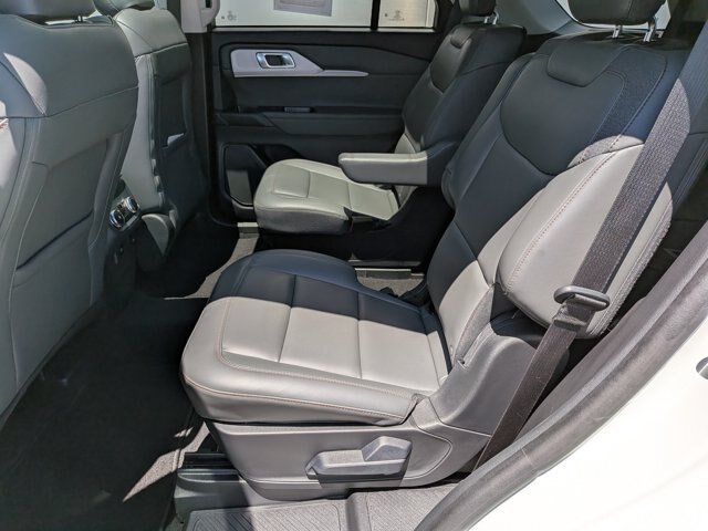 Certified 2025 Ford Explorer Active w/ Active Comfort Package AWD/4WD image 30