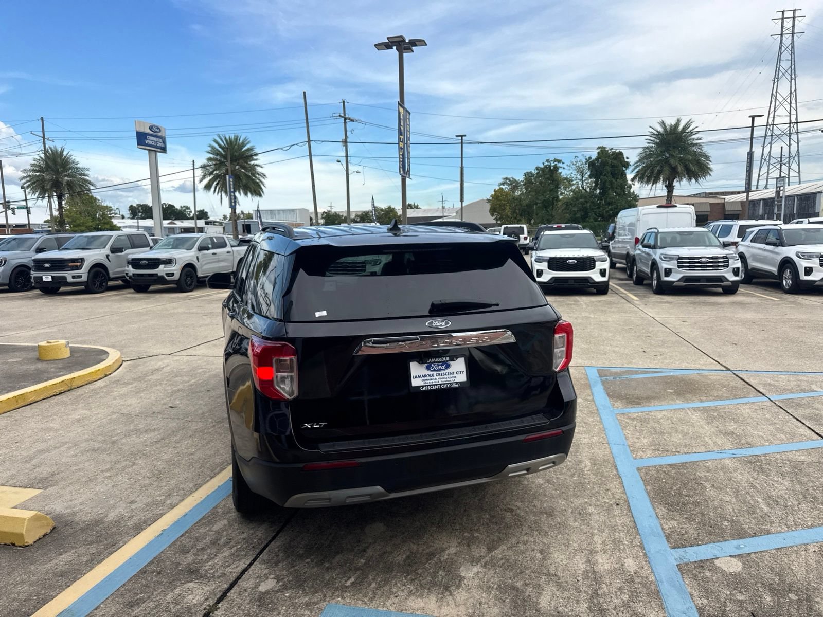 Certified 2023 Ford Explorer XLT w/ Equipment Group 202A AWD/4WD image 5