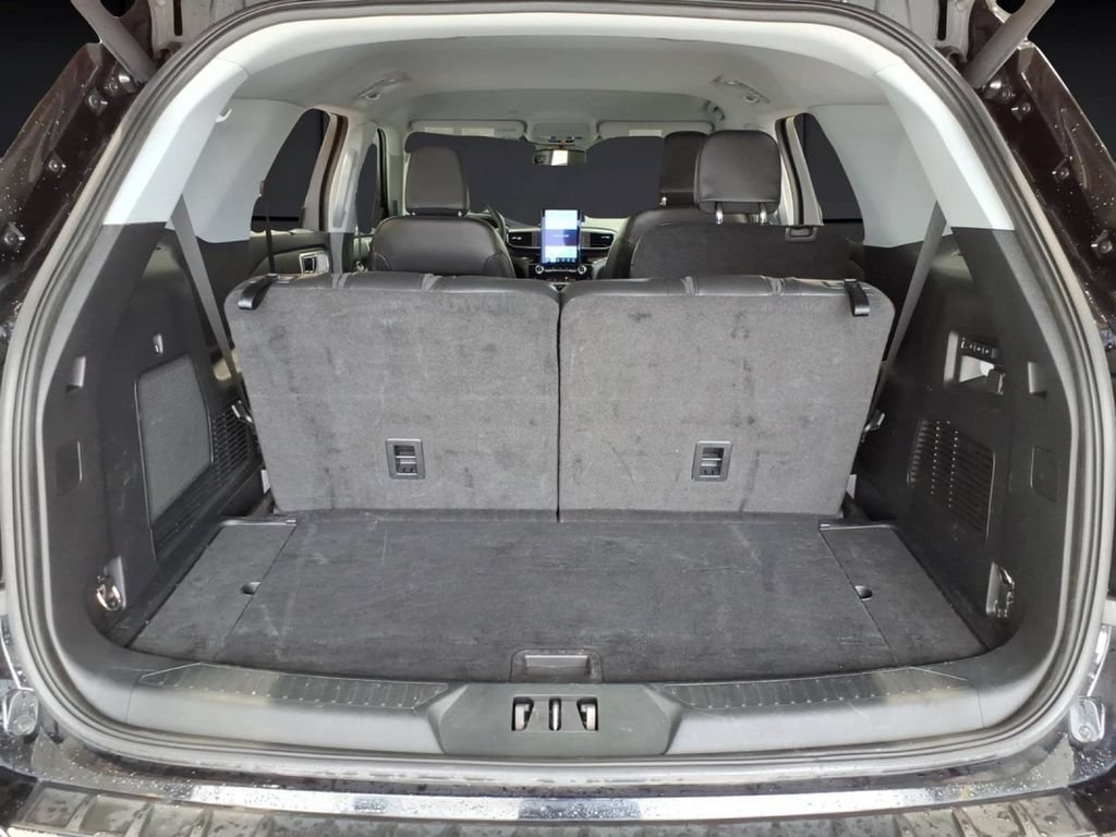 Certified 2022 Ford Explorer Limited w/ Limited Technology Package AWD/4WD image 12