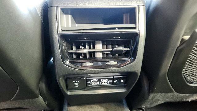 Used 2025 Jeep Grand Cherokee Limited image 28