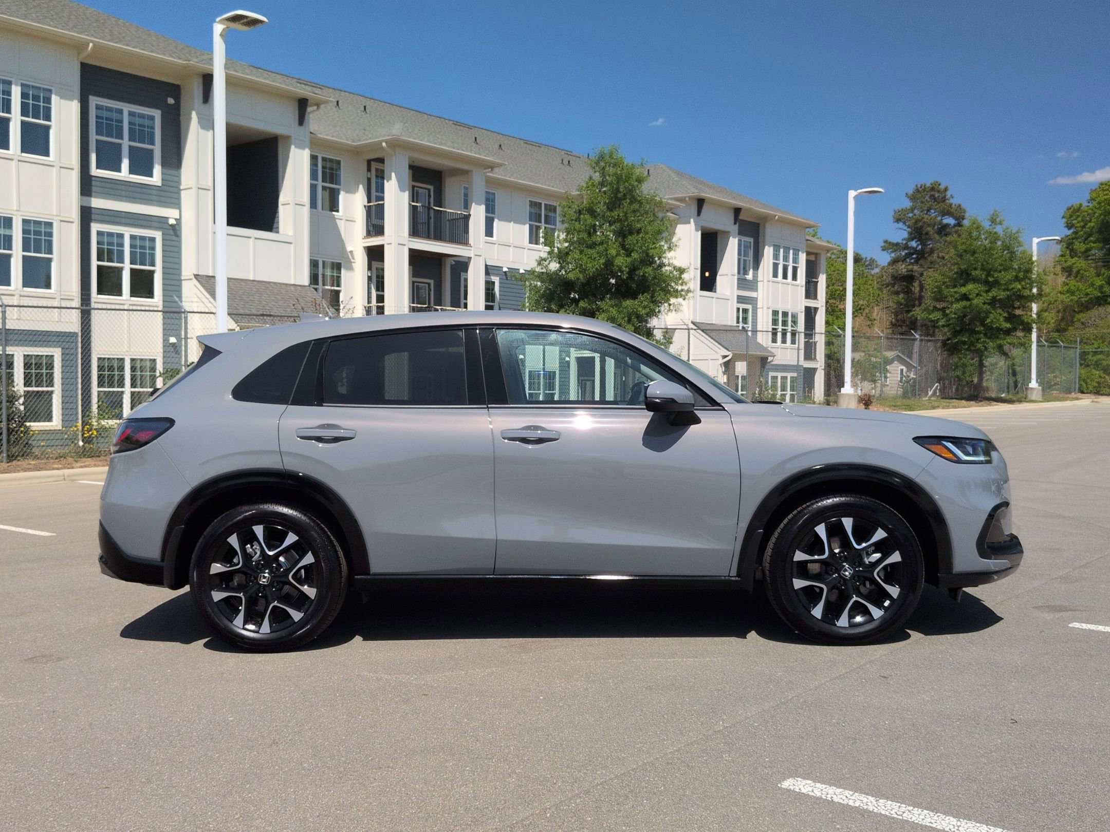 Used 2026 Honda HR-V EX-L image 3
