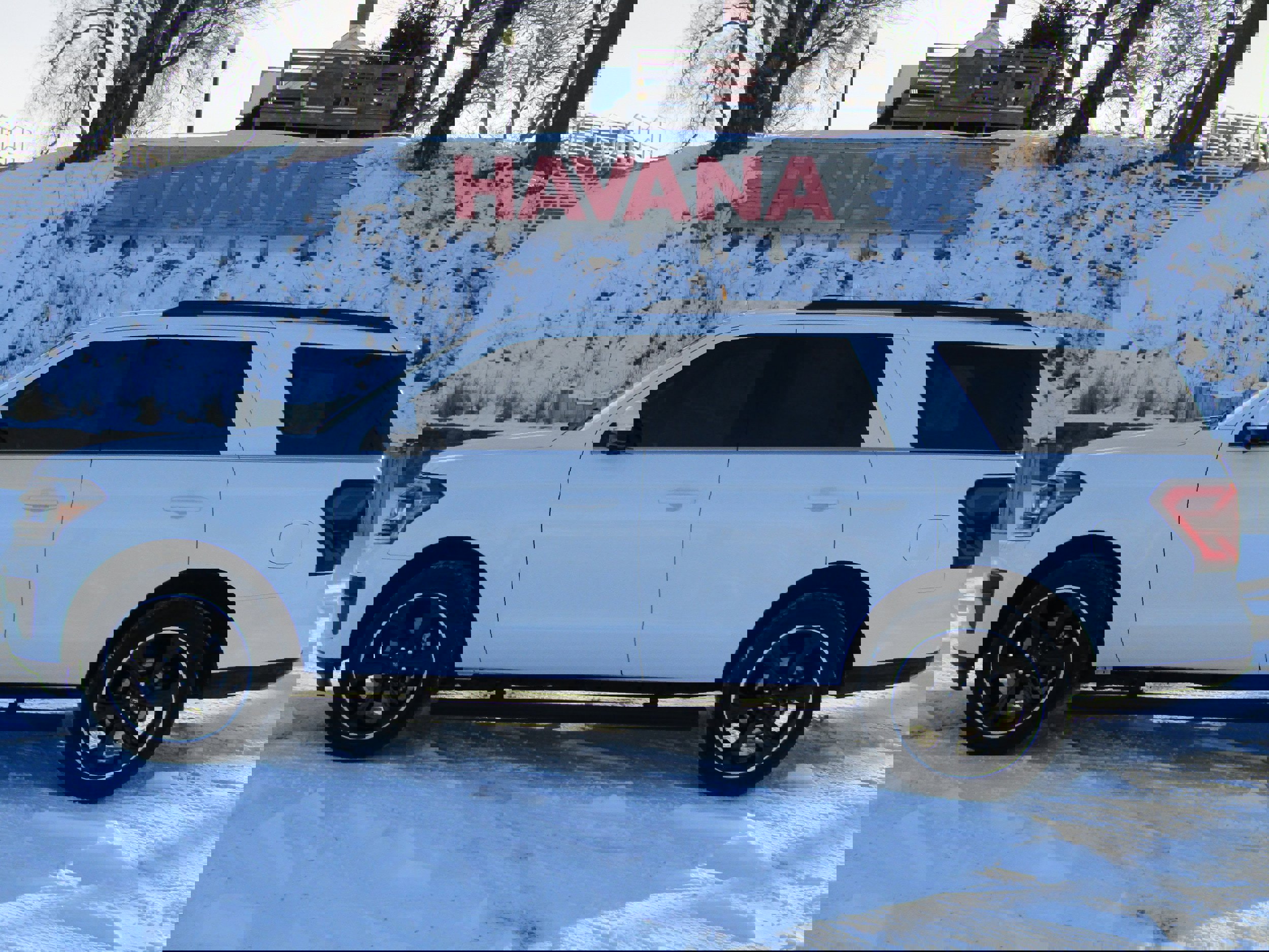 Certified 2023 Ford Expedition Limited image 1