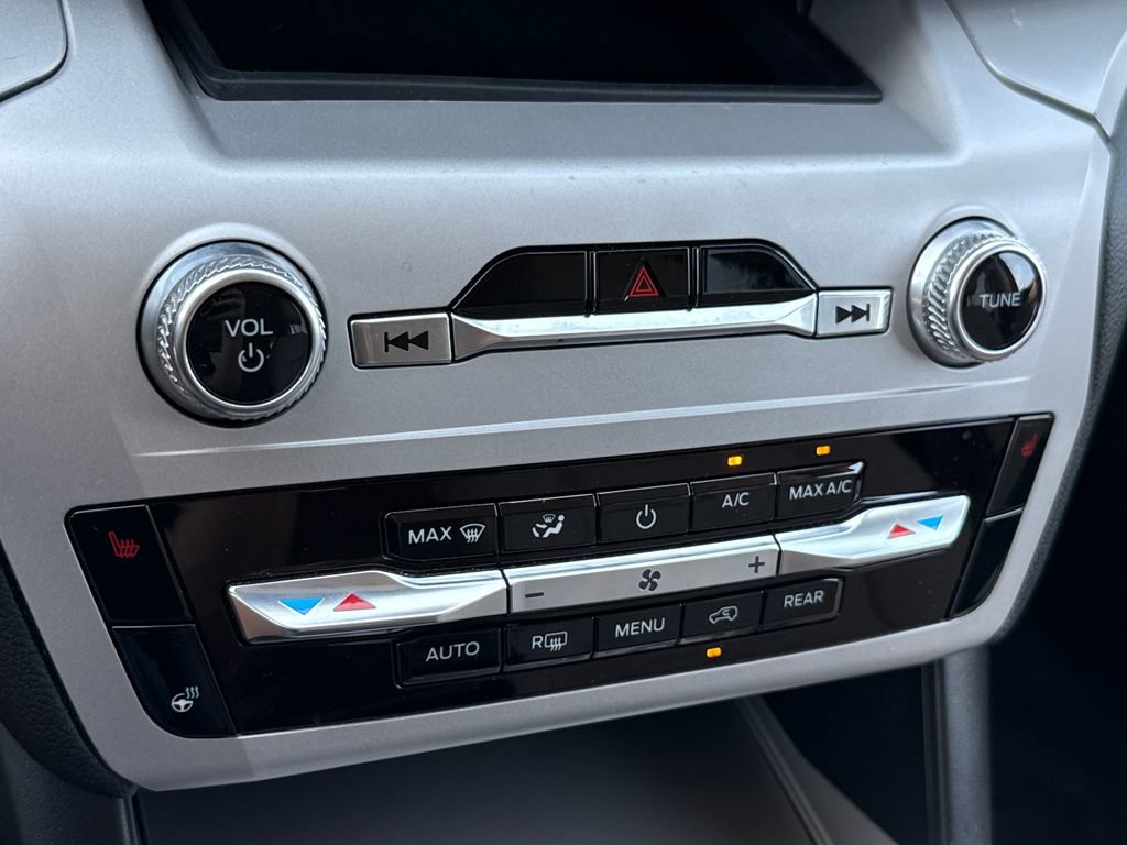 Certified 2024 Ford Explorer XLT w/ Equipment Group 202A image 22