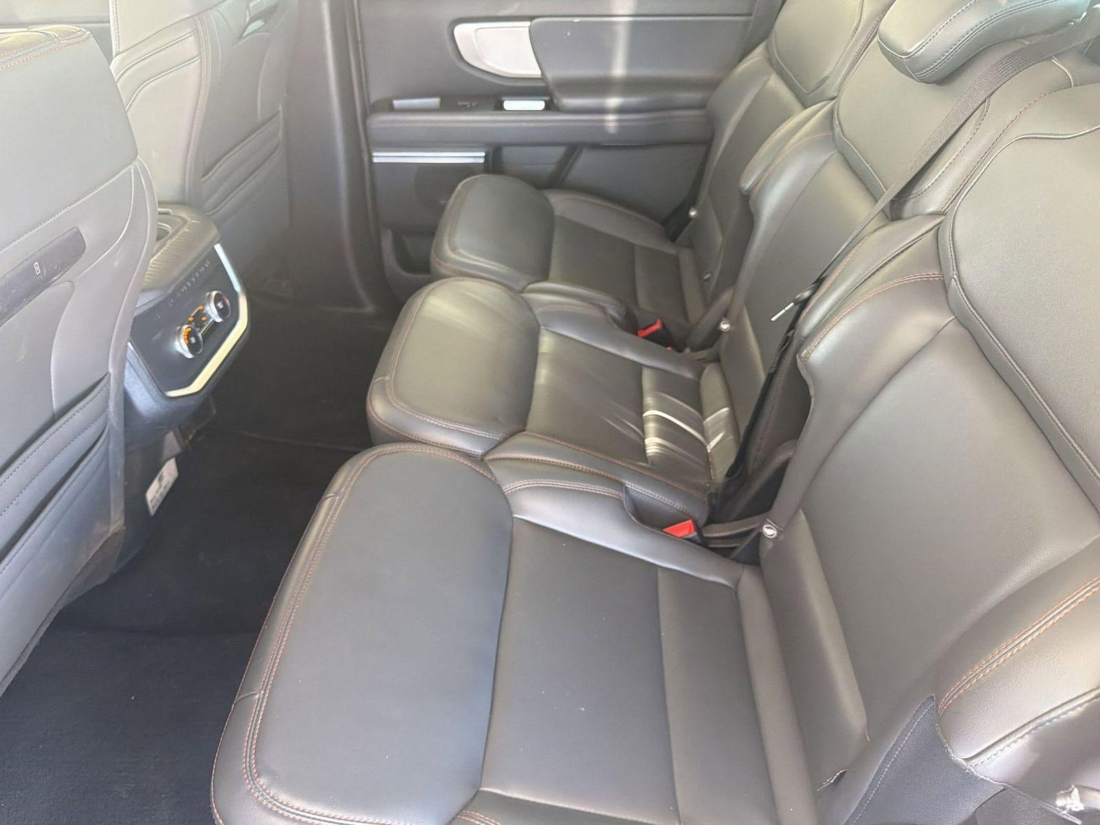 Certified 2025 Ford Expedition Active image 26