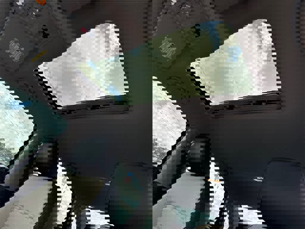 Used 2020 Volkswagen Passat 2.0T R-Line image 31