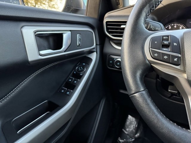 Certified 2022 Ford Explorer XLT w/ Equipment Group 202A image 38