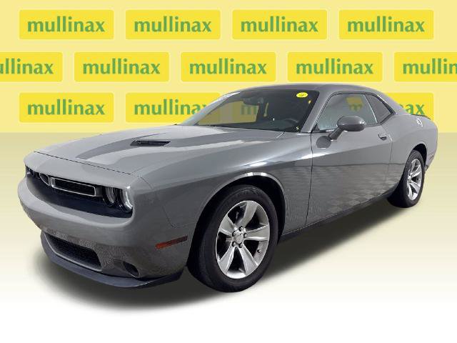 Used 2018 Dodge Challenger SXT RWD image 12
