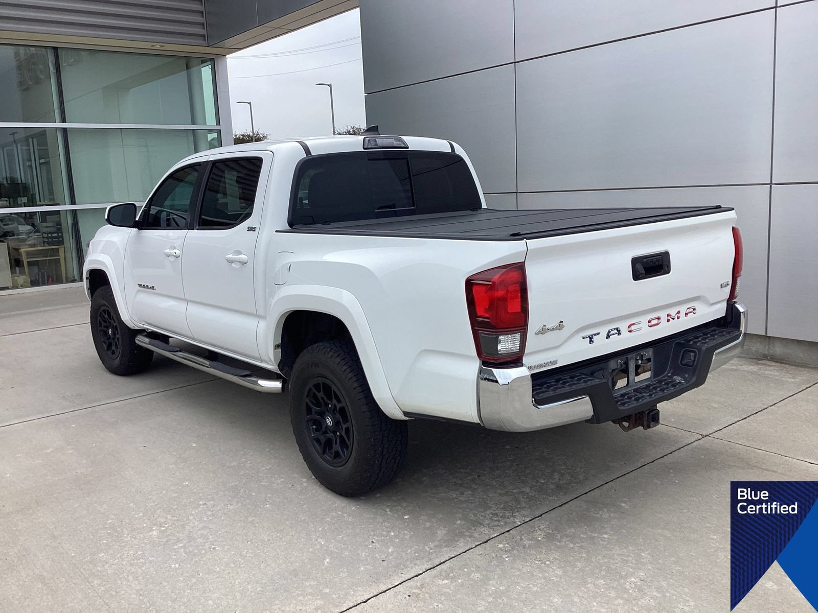 Used 2019 Toyota Tacoma SR5 AWD/4WD image 2