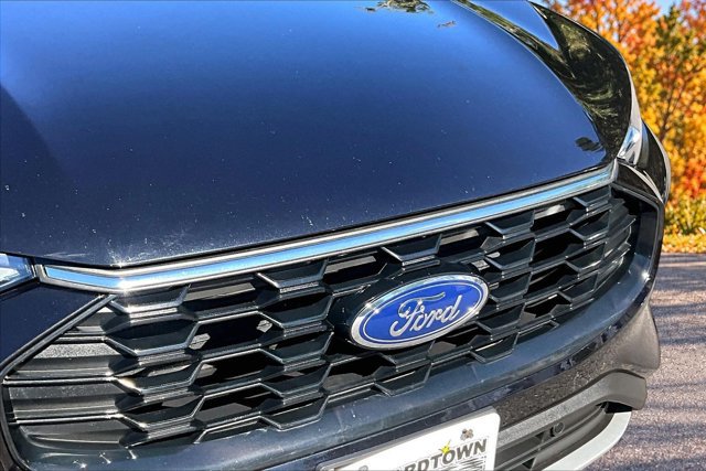 Certified 2025 Ford Escape ST-Line FWD image 32