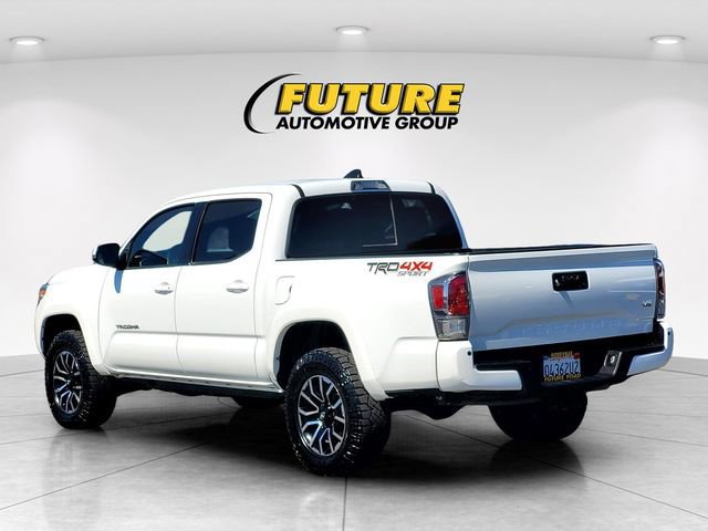 Used 2020 Toyota Tacoma TRD Sport w/ Technology Package AWD/4WD image 3