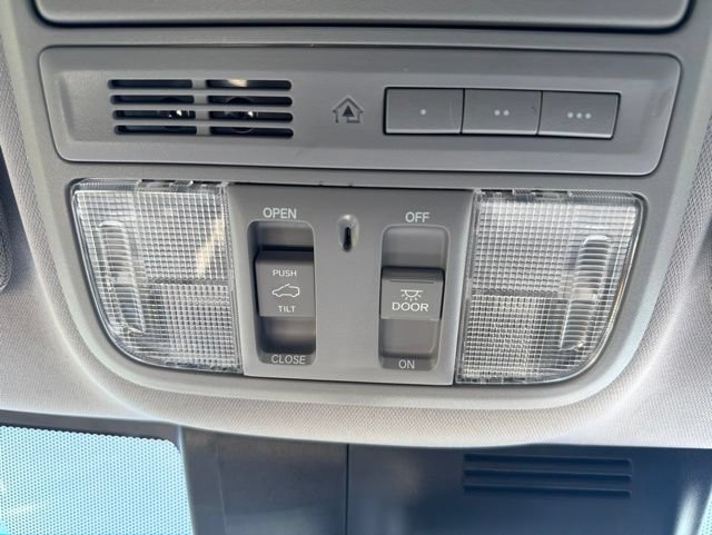 Used 2021 Honda CR-V Touring image 39