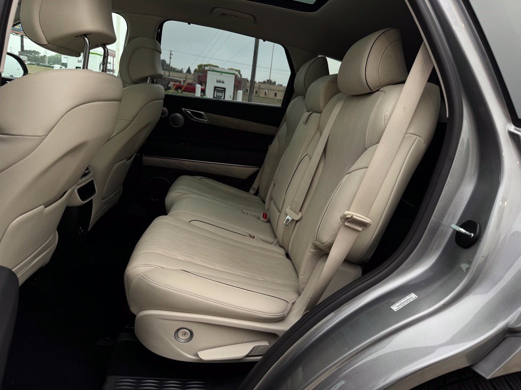 Used 2022 Genesis GV80 2.5T w/ Advanced Package 02 AWD/4WD image 12