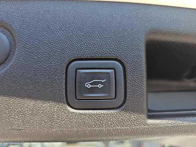 Used 2022 Chevrolet Equinox RS w/ Infotainment Package FWD image 13