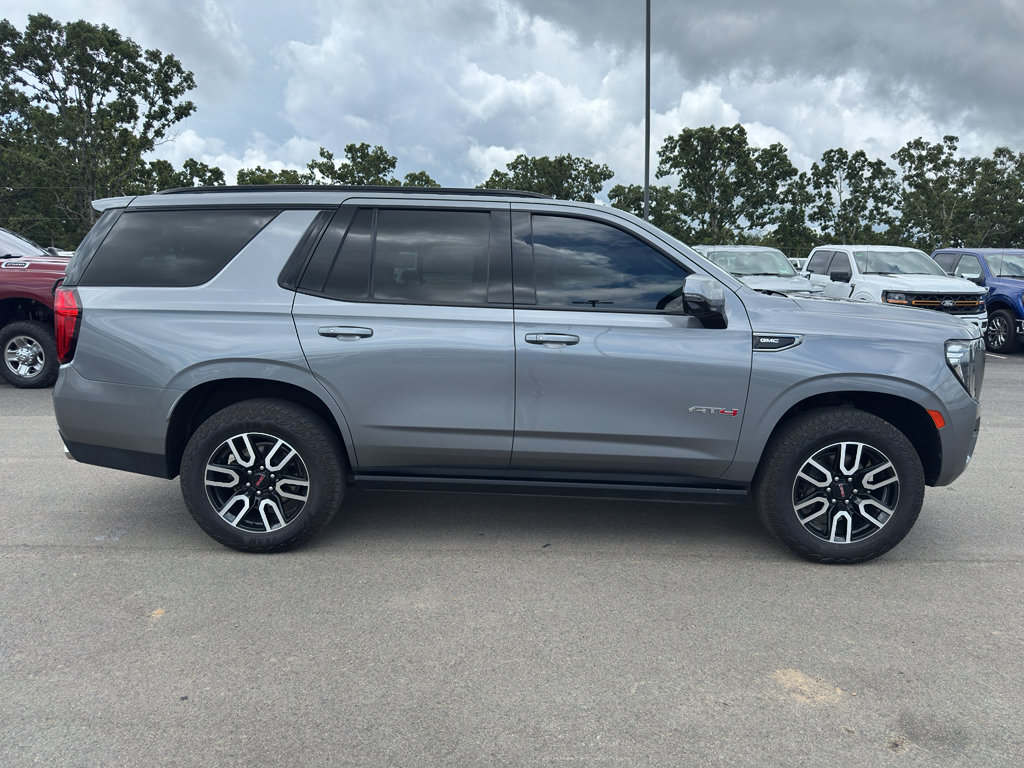Used 2022 GMC Yukon AT4 w/ AT4 Premium Package AWD/4WD image 4