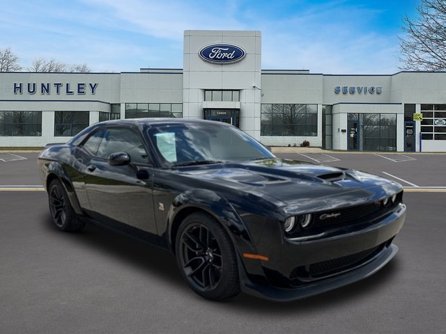 Used 2023 Dodge Challenger R/T Scat Pack RWD image 4