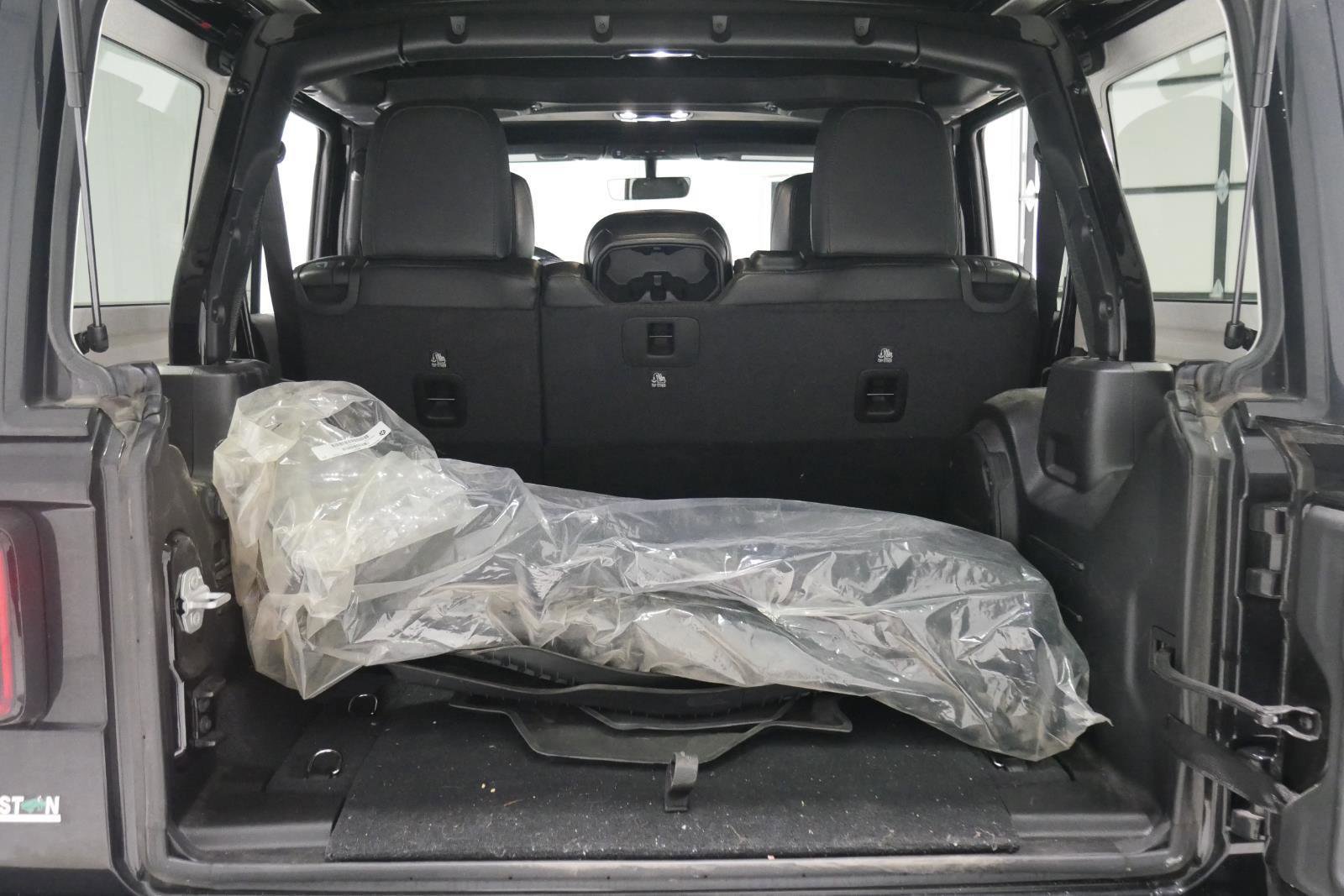 Used 2023 Jeep Wrangler Sahara w/ Cold Weather Group image 35