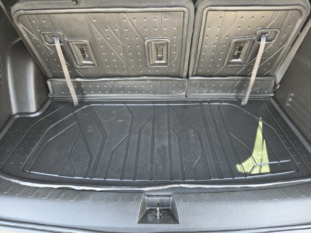 Used 2023 Chevrolet Traverse LT FWD image 31