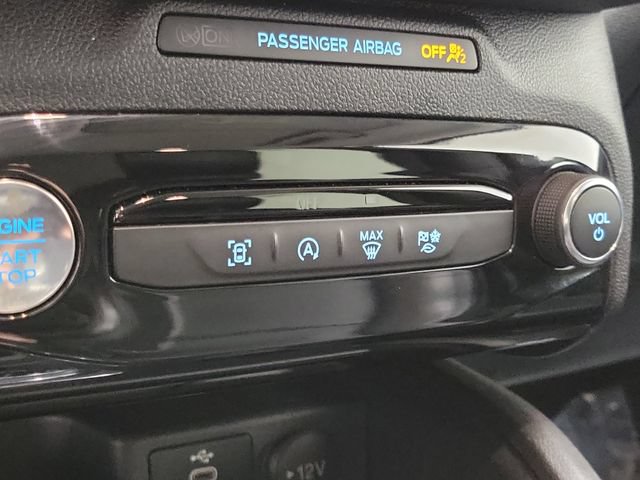 Certified 2025 Ford Escape Platinum AWD/4WD image 28