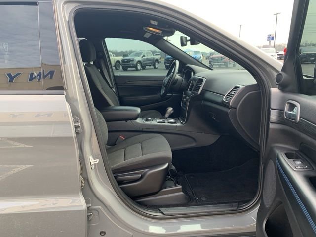 Used 2019 Jeep Grand Cherokee Laredo image 14