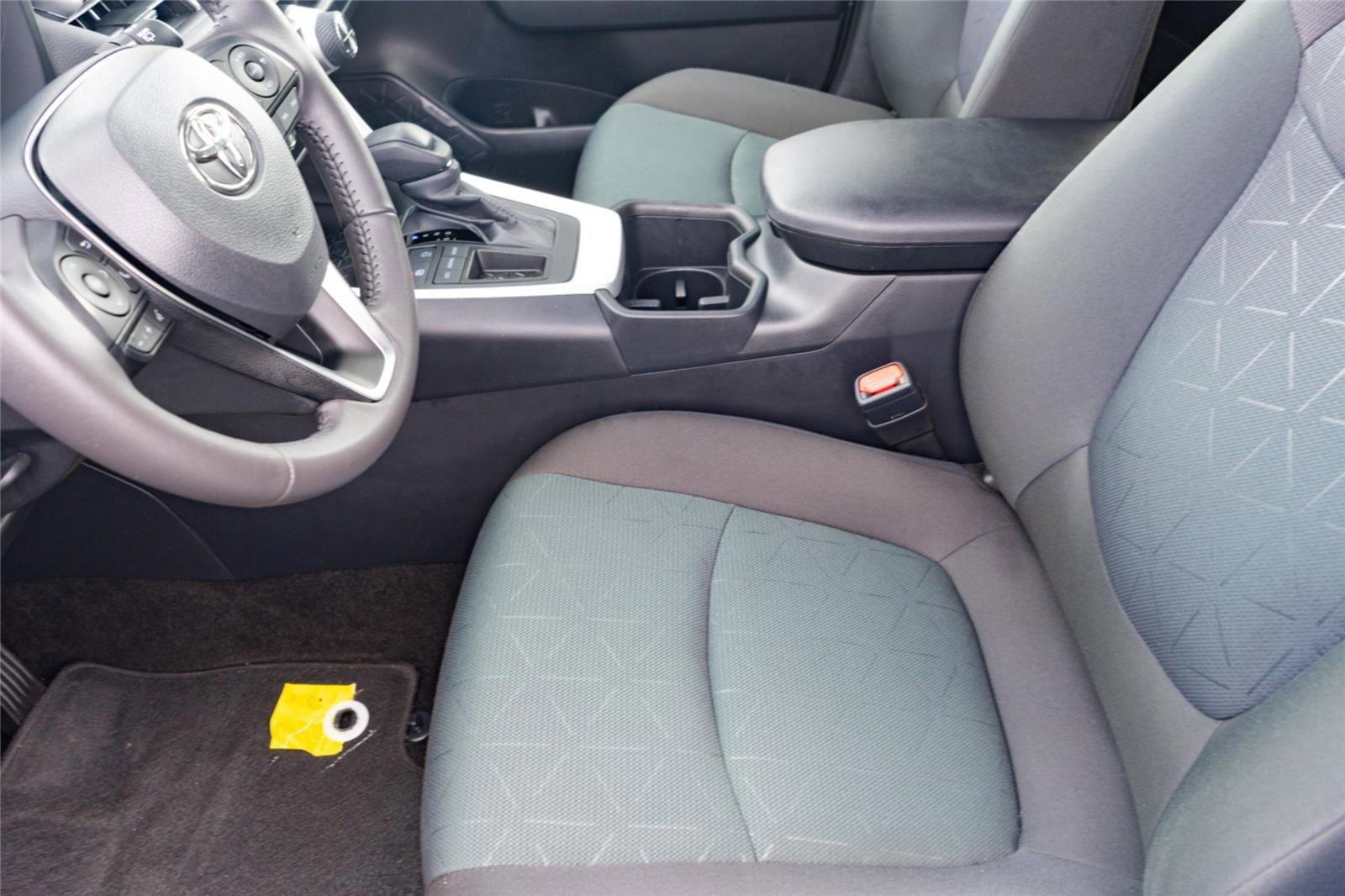 Used 2025 Toyota RAV4 XLE w/ Weather Package FWD image 7