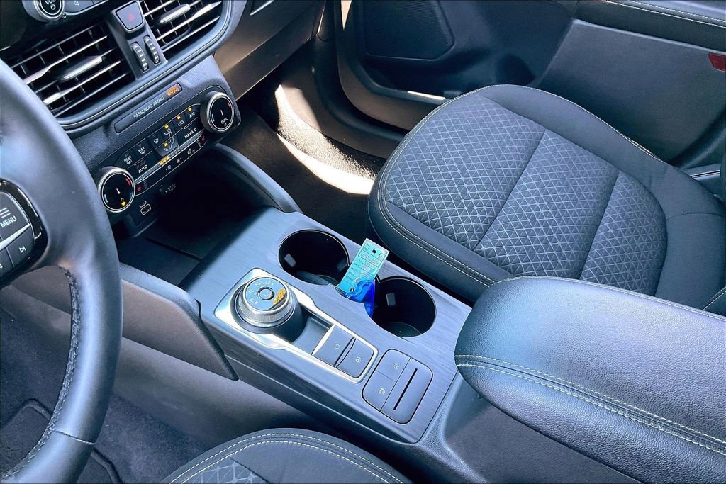 Certified 2024 Ford Escape Active AWD/4WD image 16