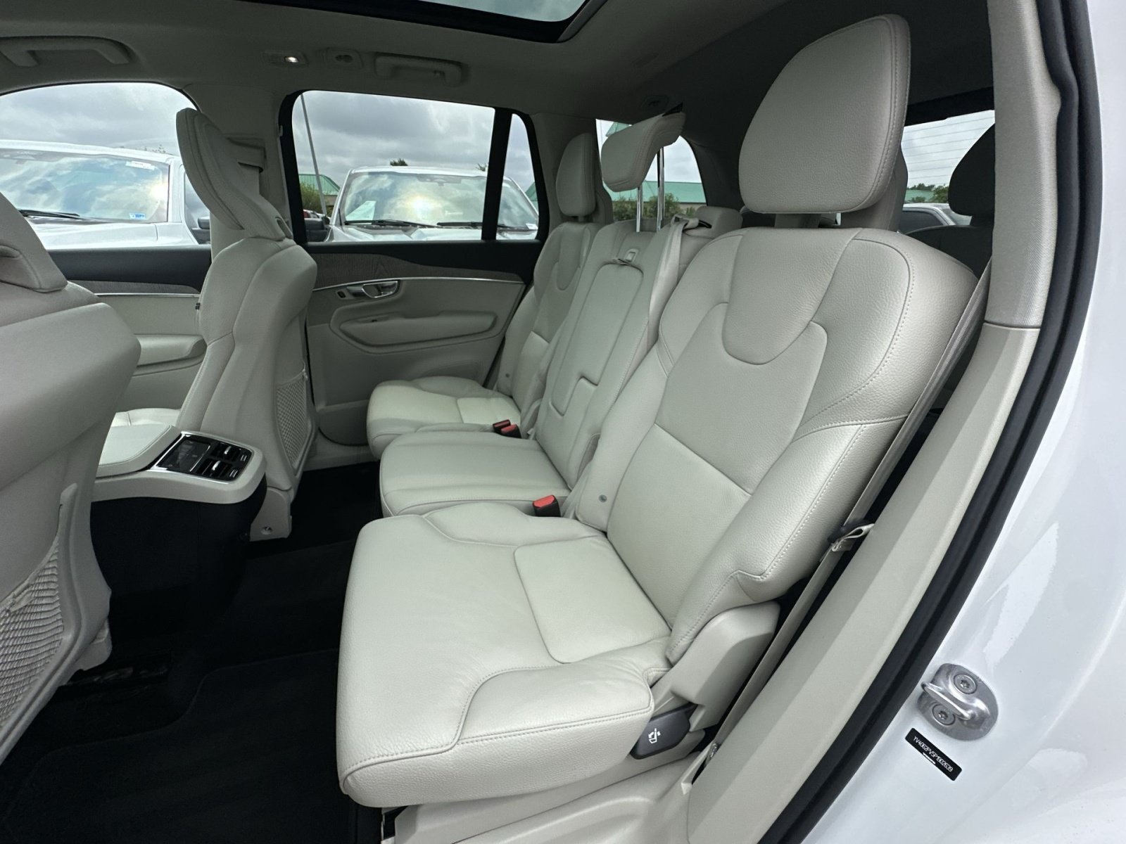 Used 2023 Volvo XC90 B6 Core w/ Climate Package AWD/4WD image 33