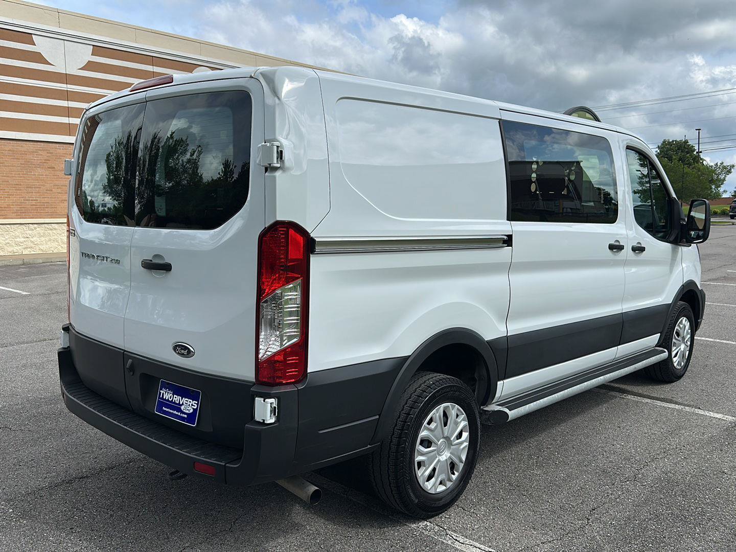 Certified 2025 Ford Transit 250 Low Roof w/ Exterior Upgrade Package RWD image 5