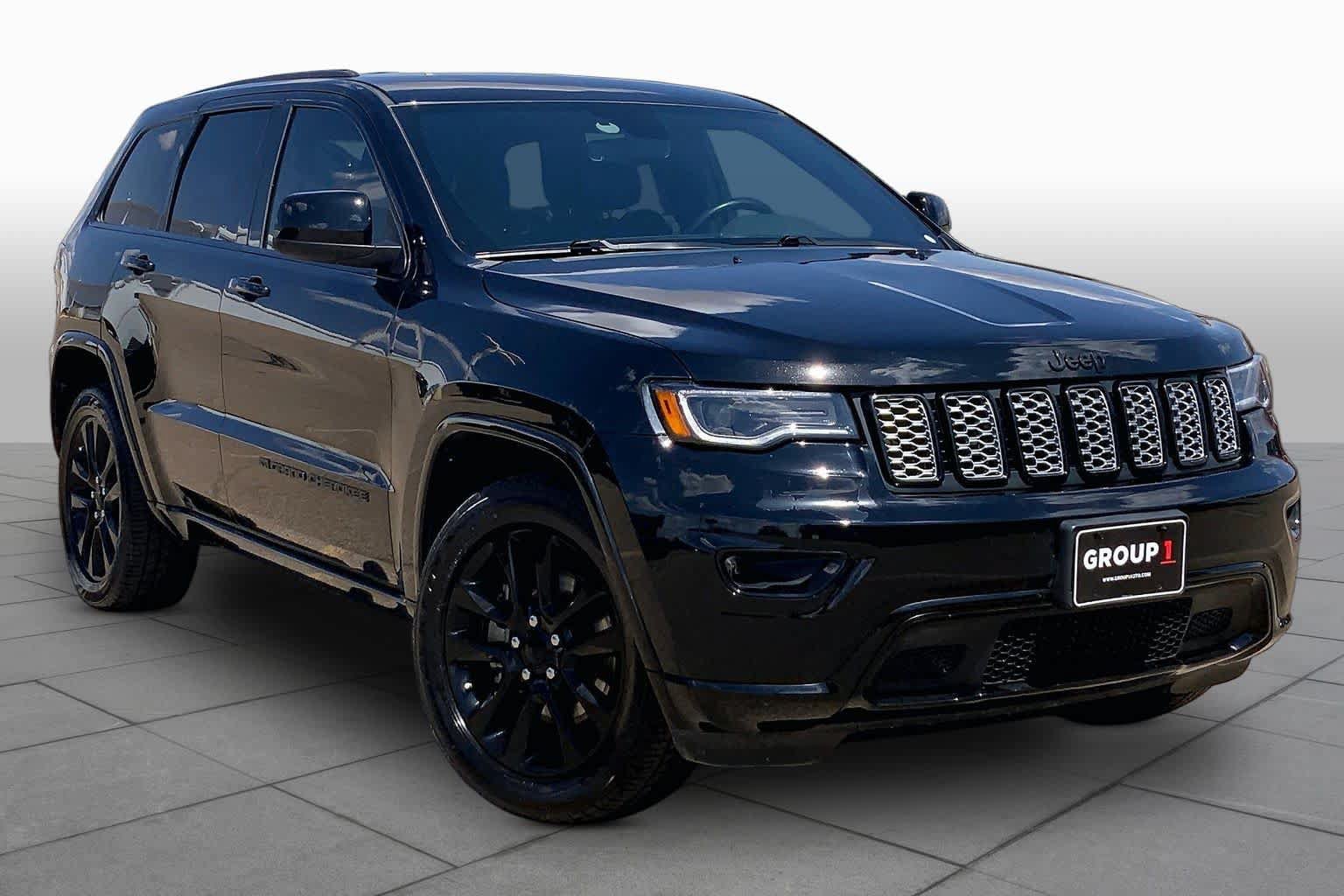 Used 2022 Jeep Grand Cherokee Laredo X RWD image 3