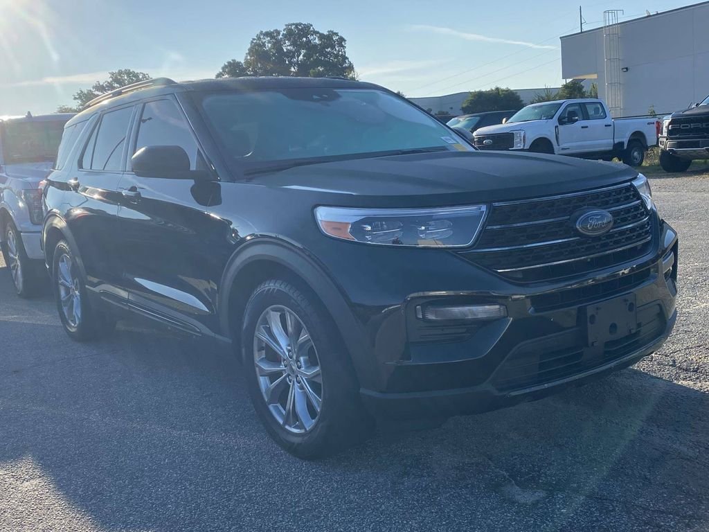 Certified 2020 Ford Explorer XLT w/ Equipment Group 202A RWD image 1