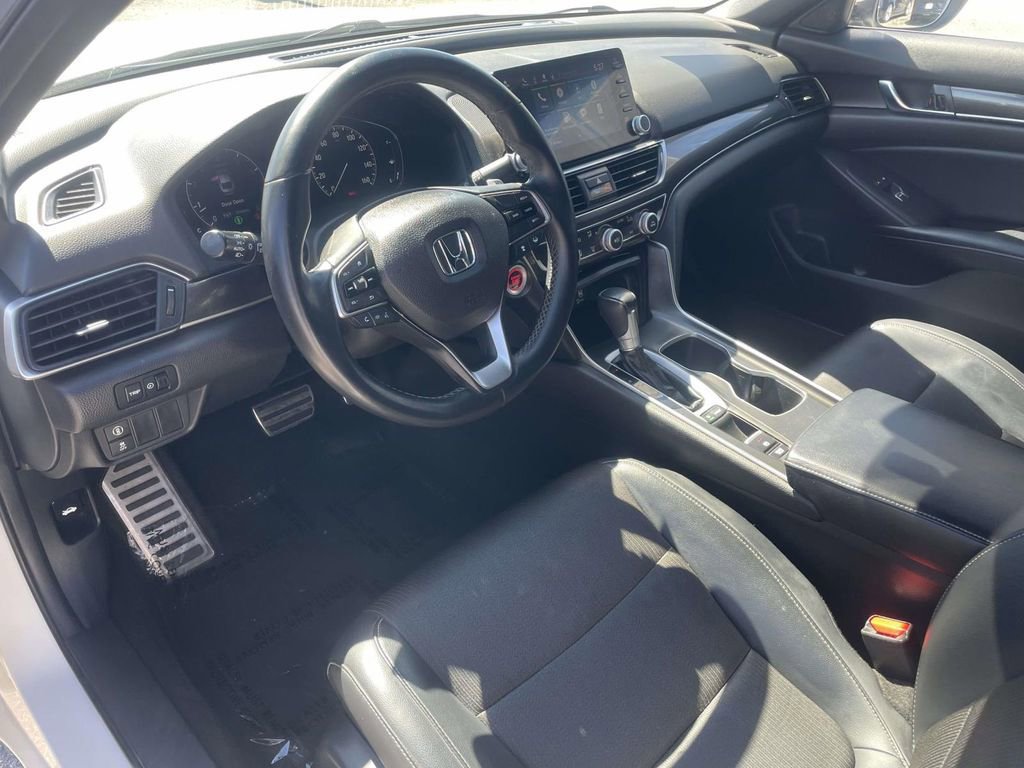 Used 2018 Honda Accord Sport image 8
