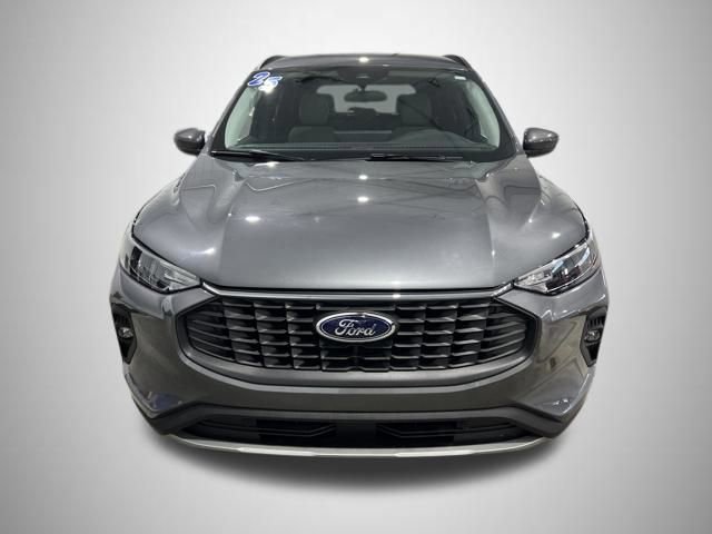 Certified 2025 Ford Escape SE w/ Class II Trailer Tow Package image 8