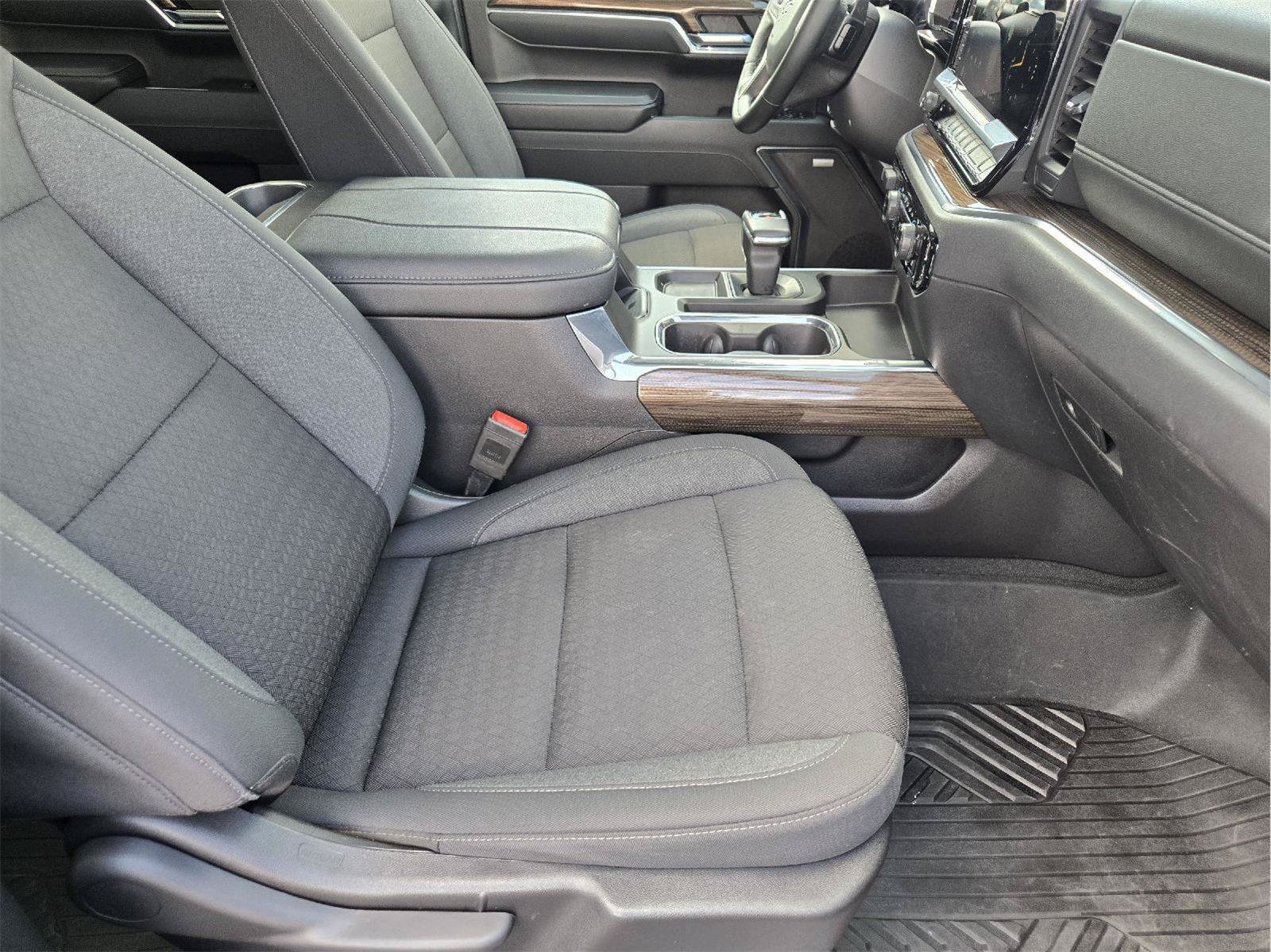 Used 2024 Chevrolet Silverado 1500 LT Trail Boss w/ Convenience Package II AWD/4WD image 13