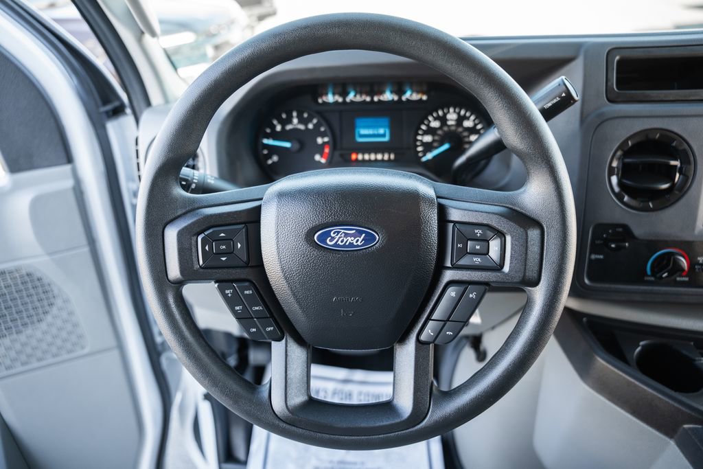 Certified 2023 Ford E-450 and Econoline 450 Super Duty w/ Power Windows & Locks Group RWD image 28
