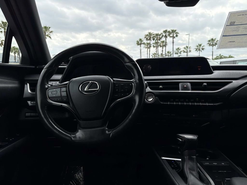 Used 2019 Lexus UX 200 w/ Premium Package FWD image 11