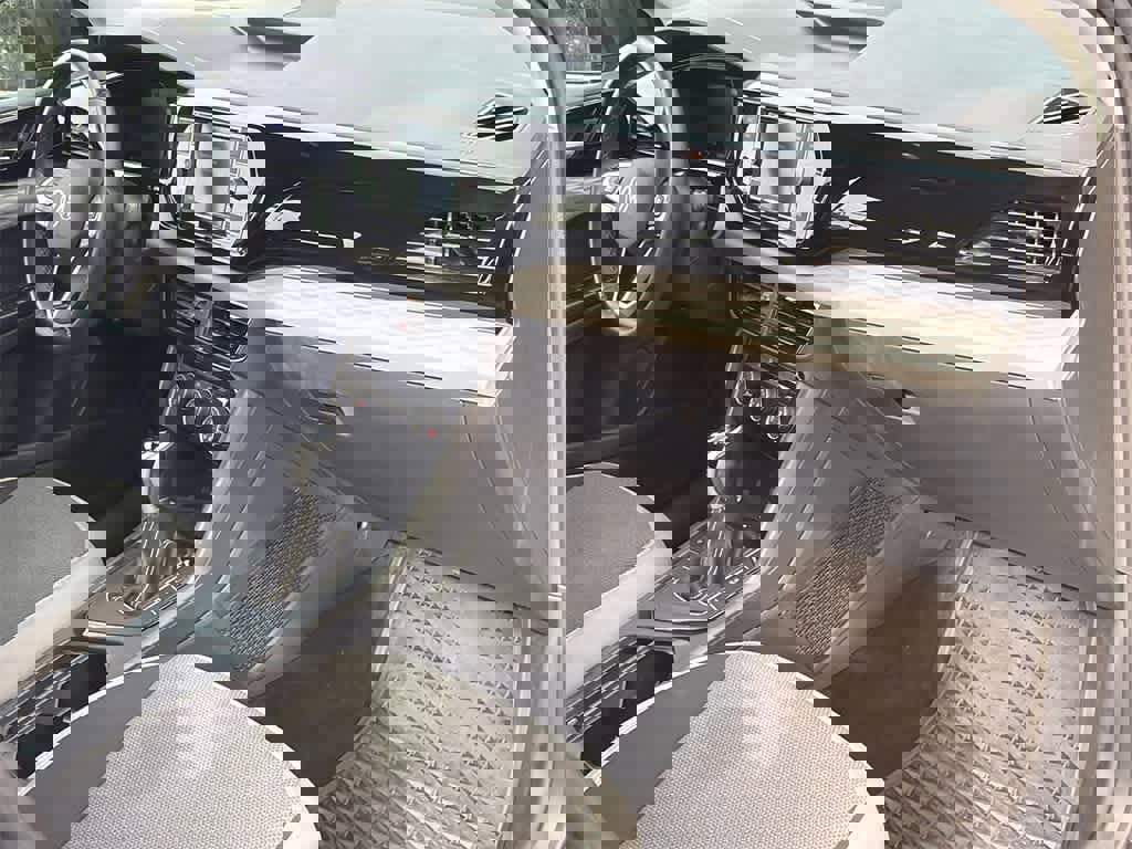 Used 2024 Volkswagen Taos S image 13