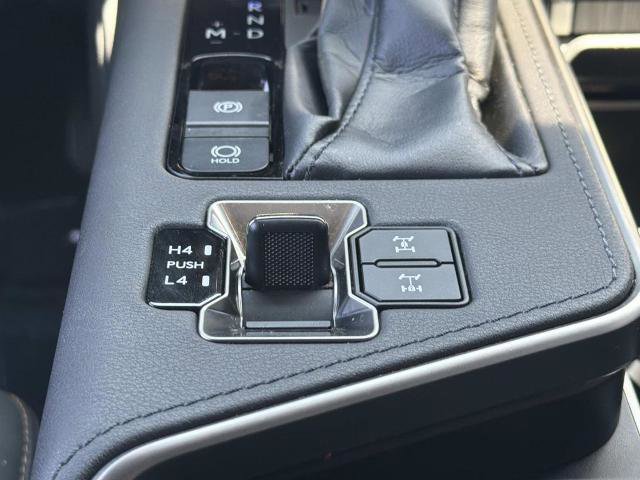 Used 2024 Lexus GX 550 AWD/4WD image 16