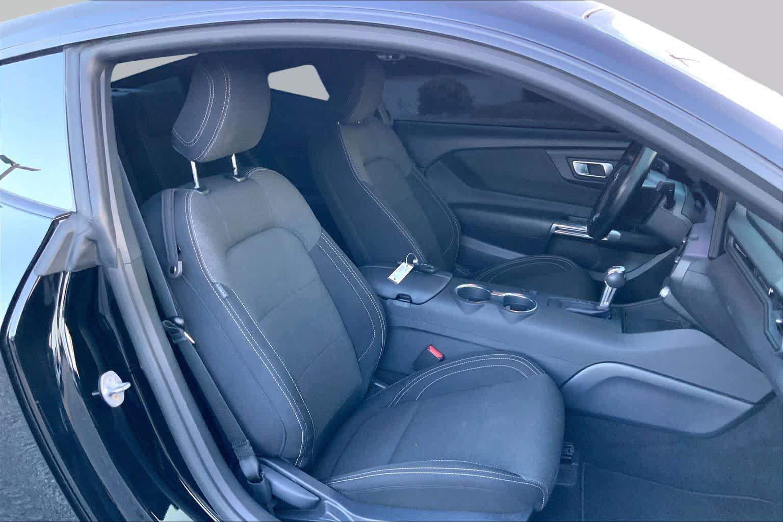 Certified 2025 Ford Mustang Coupe RWD image 9