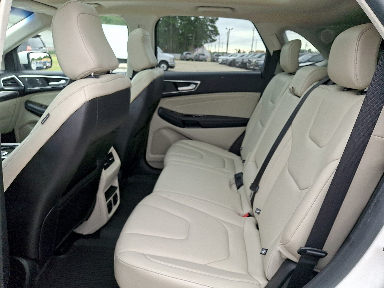 Certified 2020 Ford Edge Titanium FWD image 9