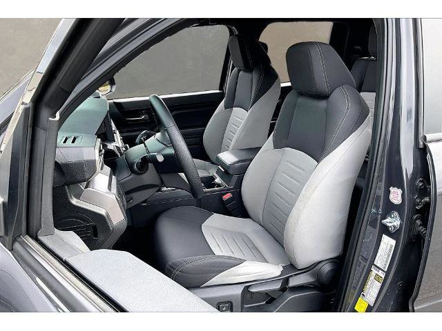 Used 2025 Toyota Tacoma TRD Off-Road AWD/4WD image 19