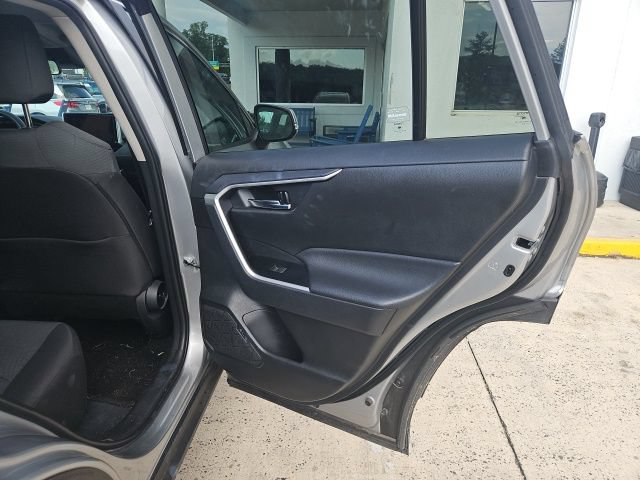 Used 2024 Toyota RAV4 XLE FWD image 32
