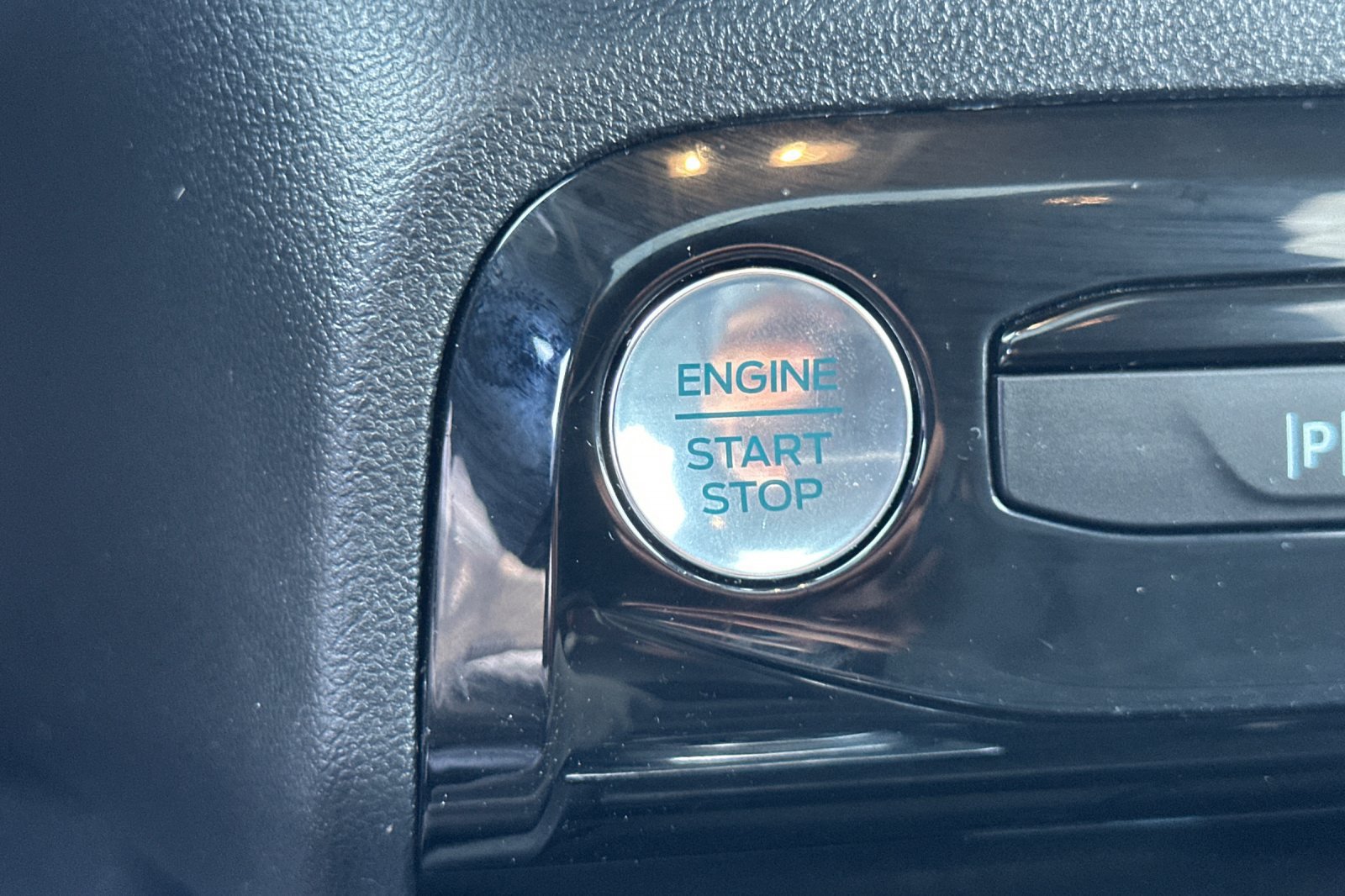 Certified 2023 Ford Escape SE w/ PHEV Premium Package FWD image 25